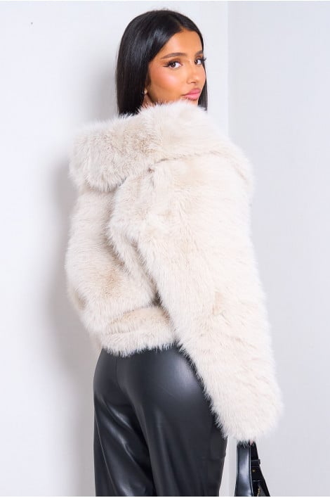 Manteau court en fourrure