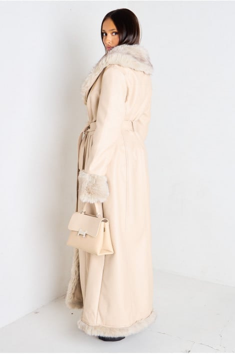 Manteau long en cuir doublé fausse fourrure