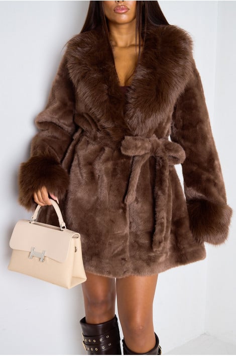 Manteau mi-long à fausse fourrure